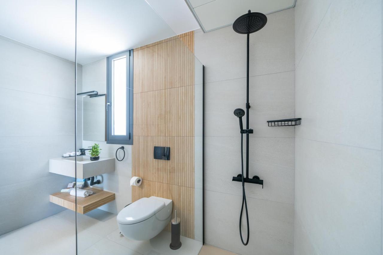 Waterside Sea View Apartments Paphos Ngoại thất bức ảnh