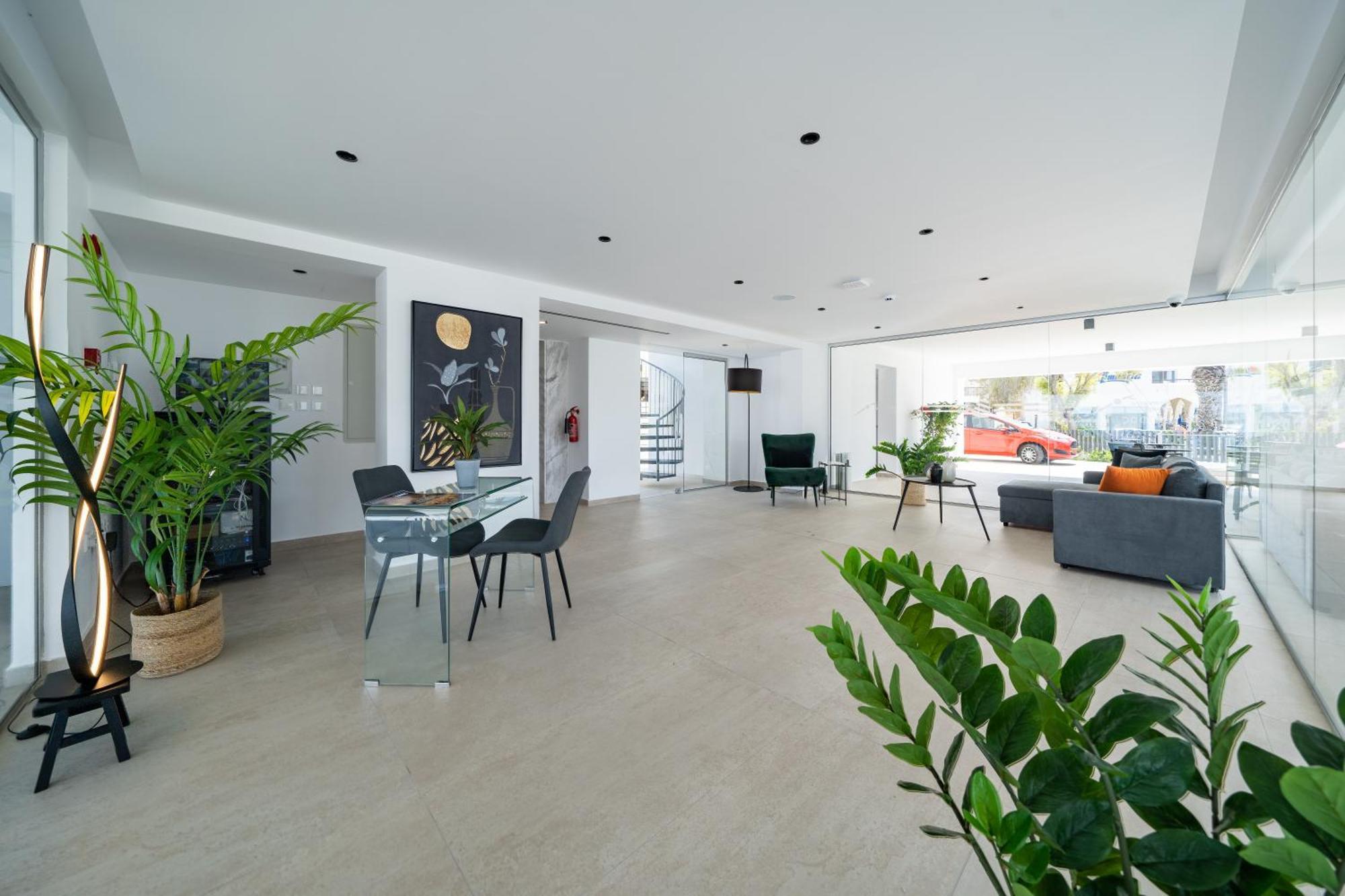 Waterside Sea View Apartments Paphos Ngoại thất bức ảnh