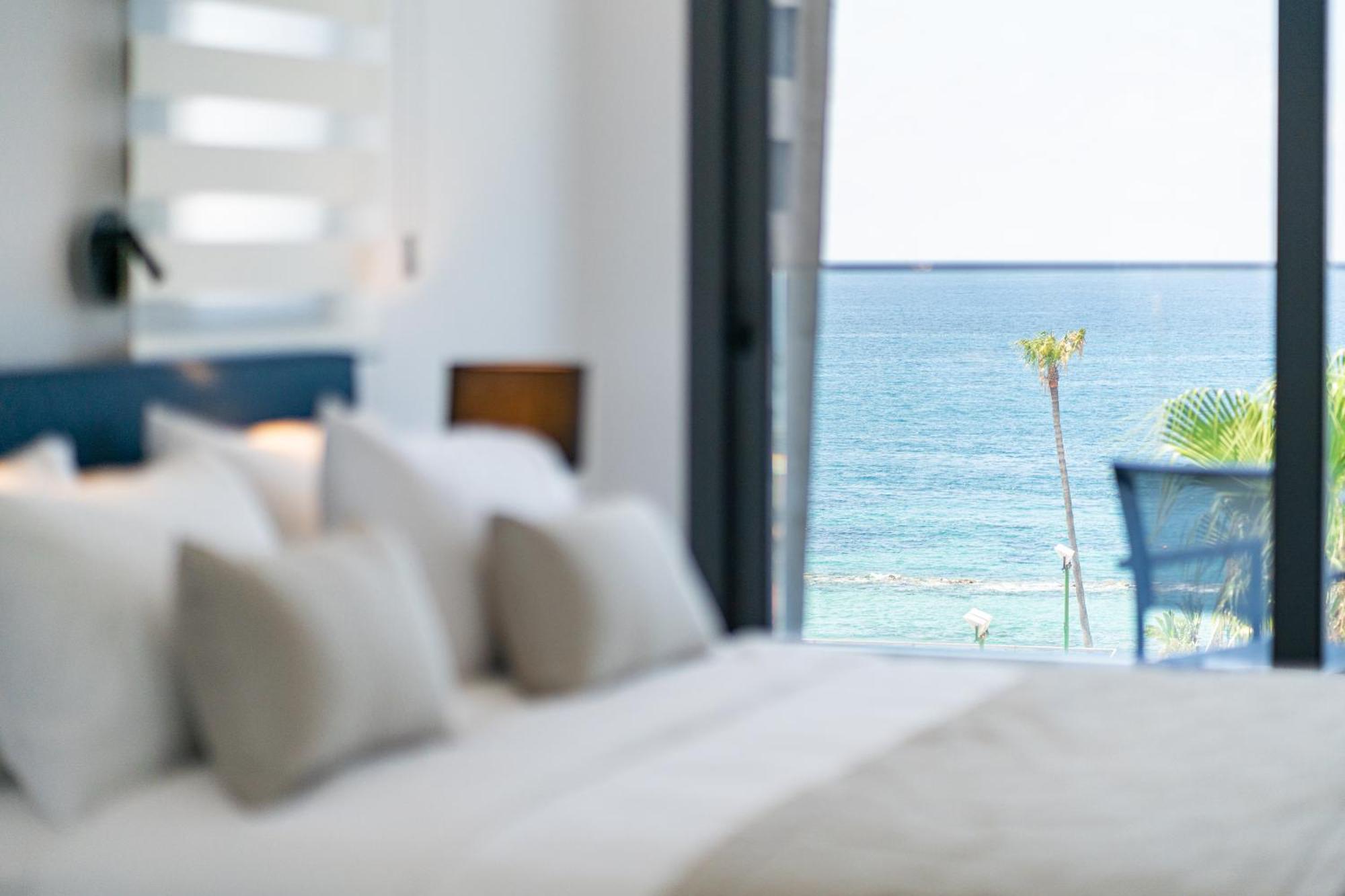 Waterside Sea View Apartments Paphos Ngoại thất bức ảnh