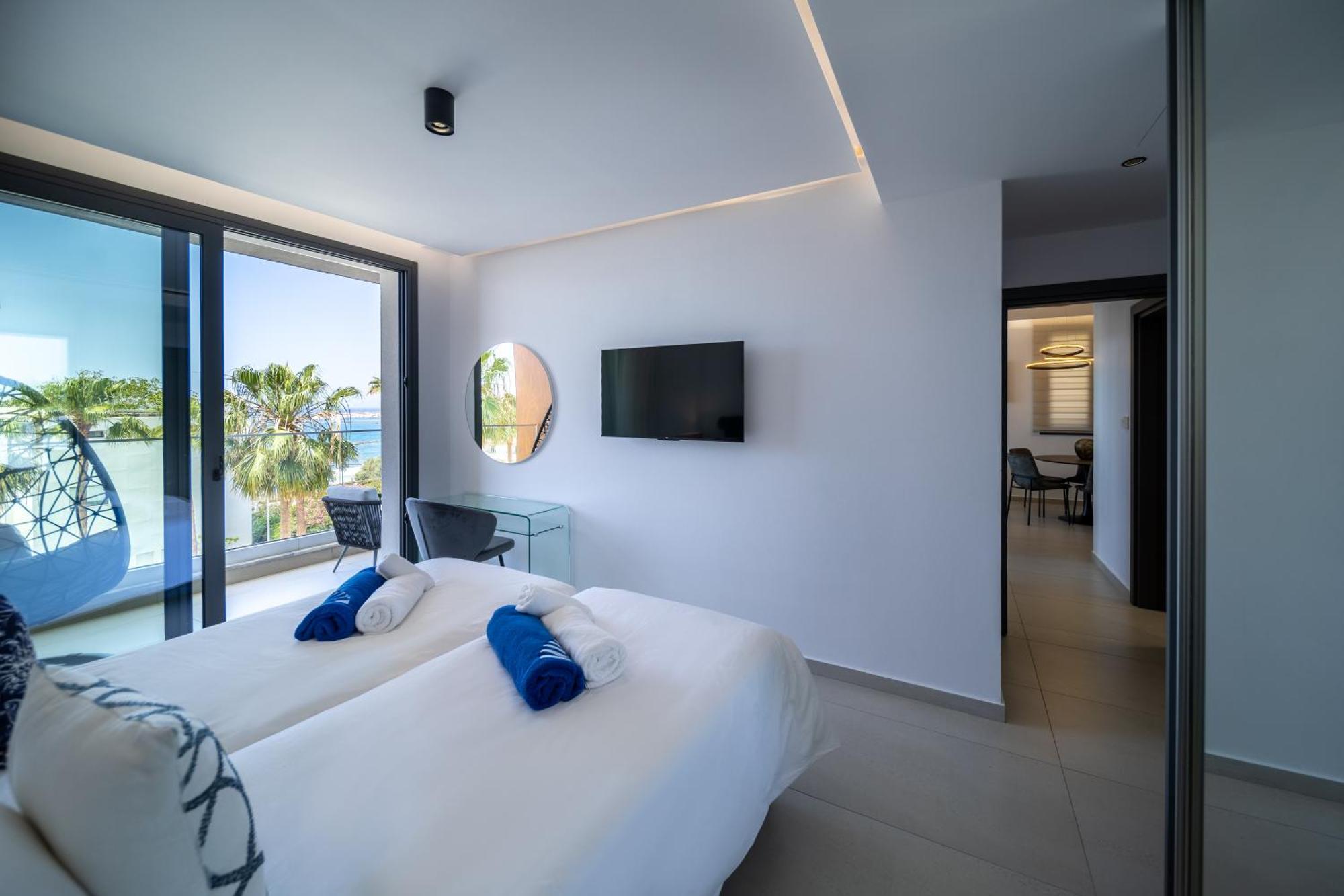 Waterside Sea View Apartments Paphos Ngoại thất bức ảnh