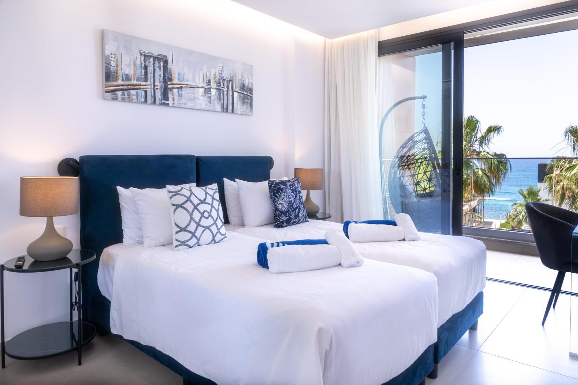 Waterside Sea View Apartments Paphos Ngoại thất bức ảnh