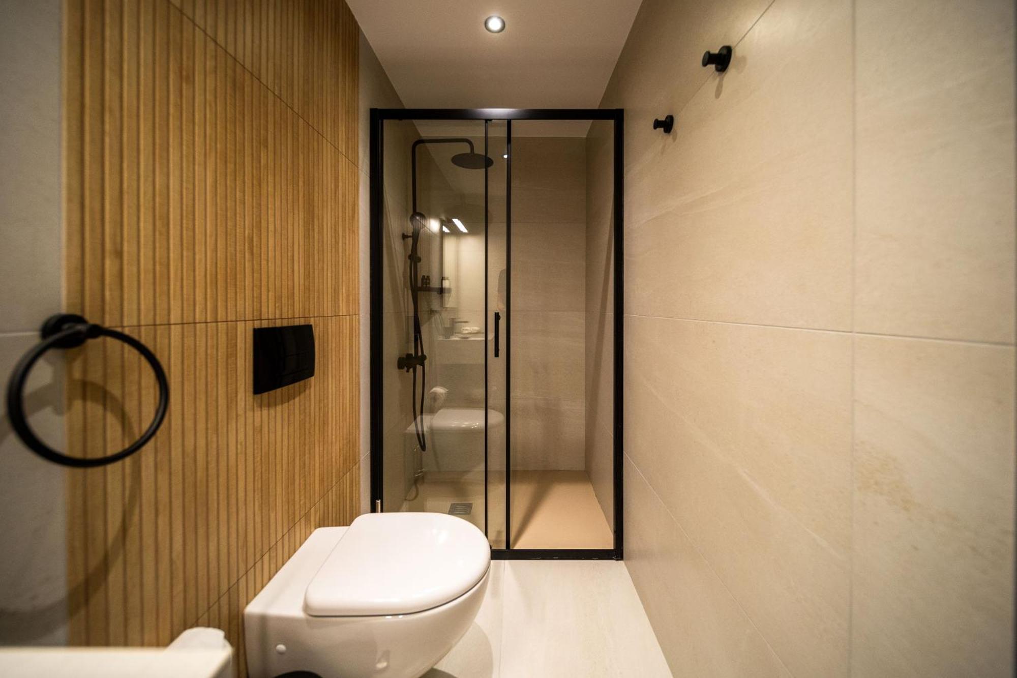 Waterside Sea View Apartments Paphos Ngoại thất bức ảnh