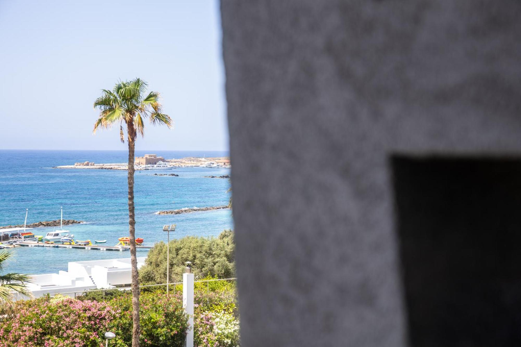 Waterside Sea View Apartments Paphos Ngoại thất bức ảnh