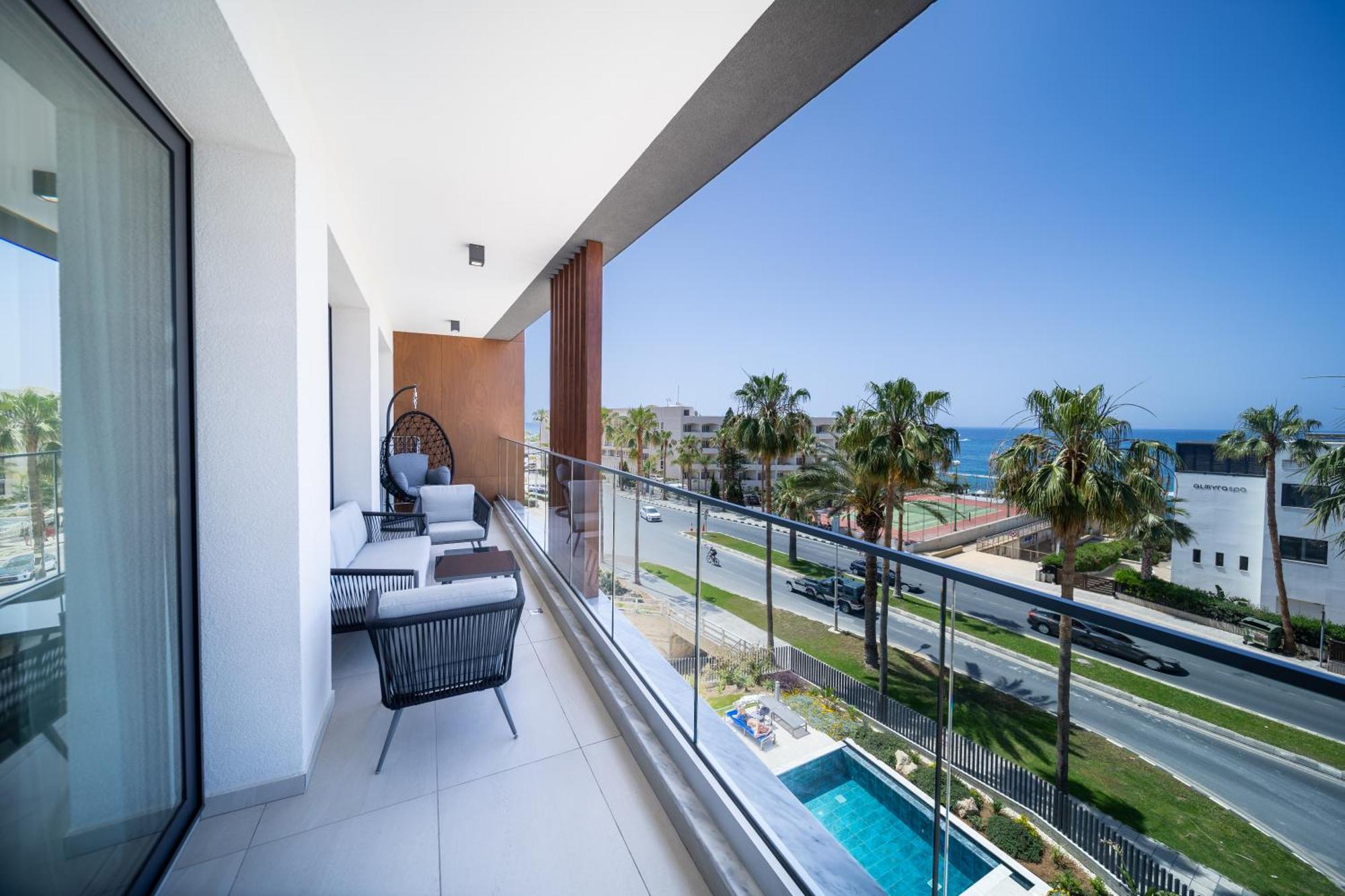 Waterside Sea View Apartments Paphos Ngoại thất bức ảnh